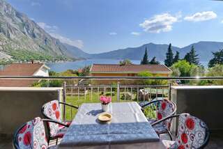 Апартаменты Apartments Nadja Котор Апартаменты с 1 спальней и балконом с видом на море-1